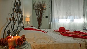 Classic Double or Twin Room, 1 Bedroom, Non Smoking | Individually furnished, desk, blackout drapes, free WiFi - B&b Terre del Sud (Locri)