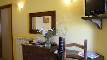 Camera Deluxe con letto matrimoniale o 2 letti singoli, 1 camera da letto, non fumatori | Servizio della camera