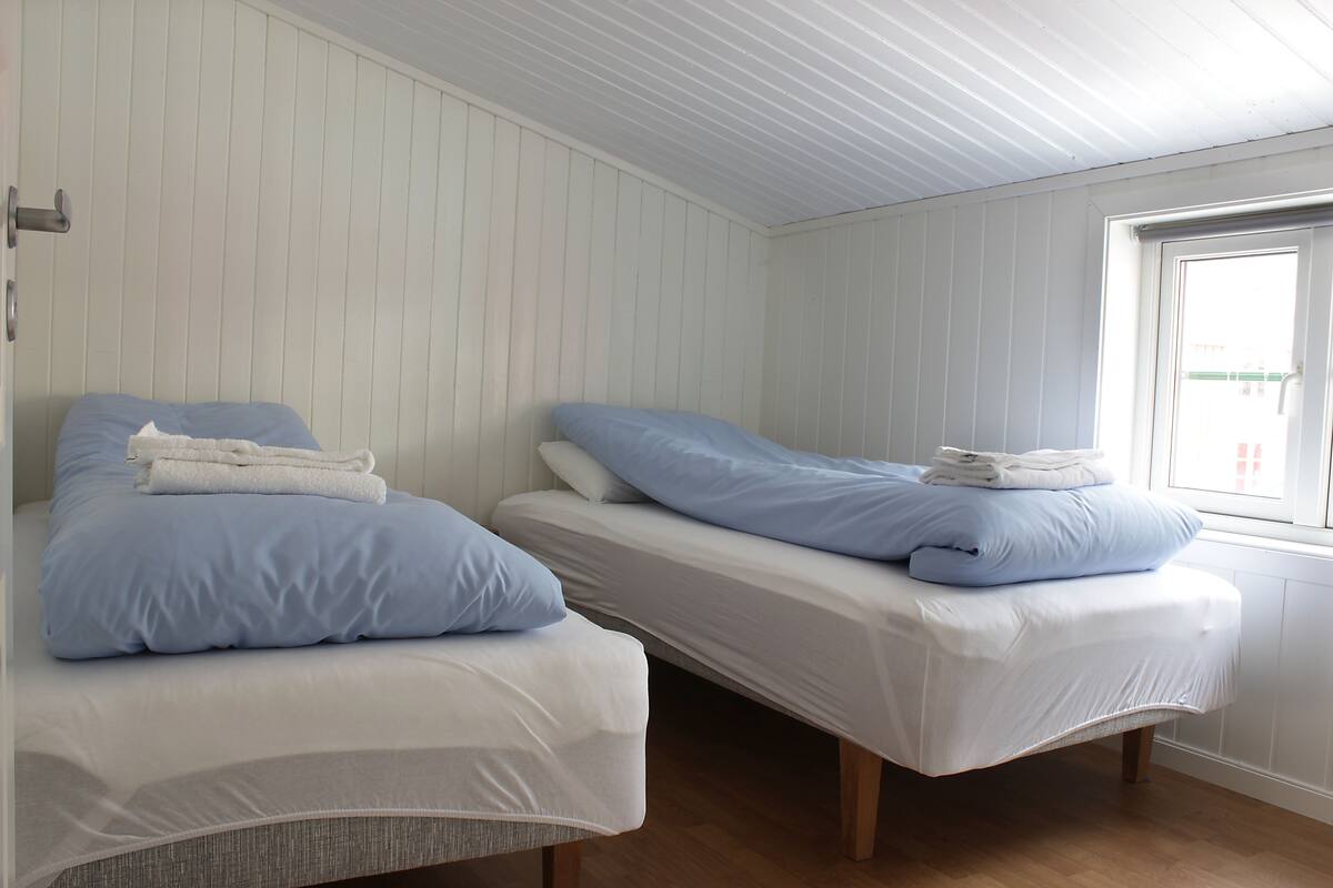 Cabin, 2 Bedrooms, Street View
