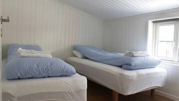 Kabin, 2 kamar tidur (Street View) | Didekorasi berbeda-beda dan dilengkapi dengan perabotan berbeda-beda