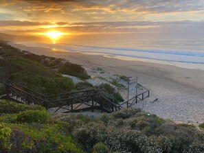 Am Strand, weißer Sandstrand