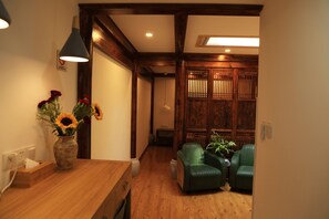 Premium Double Room | Premium bedding, minibar, individually furnished, desk - Beijing Downtown Travelotel (Beijing)