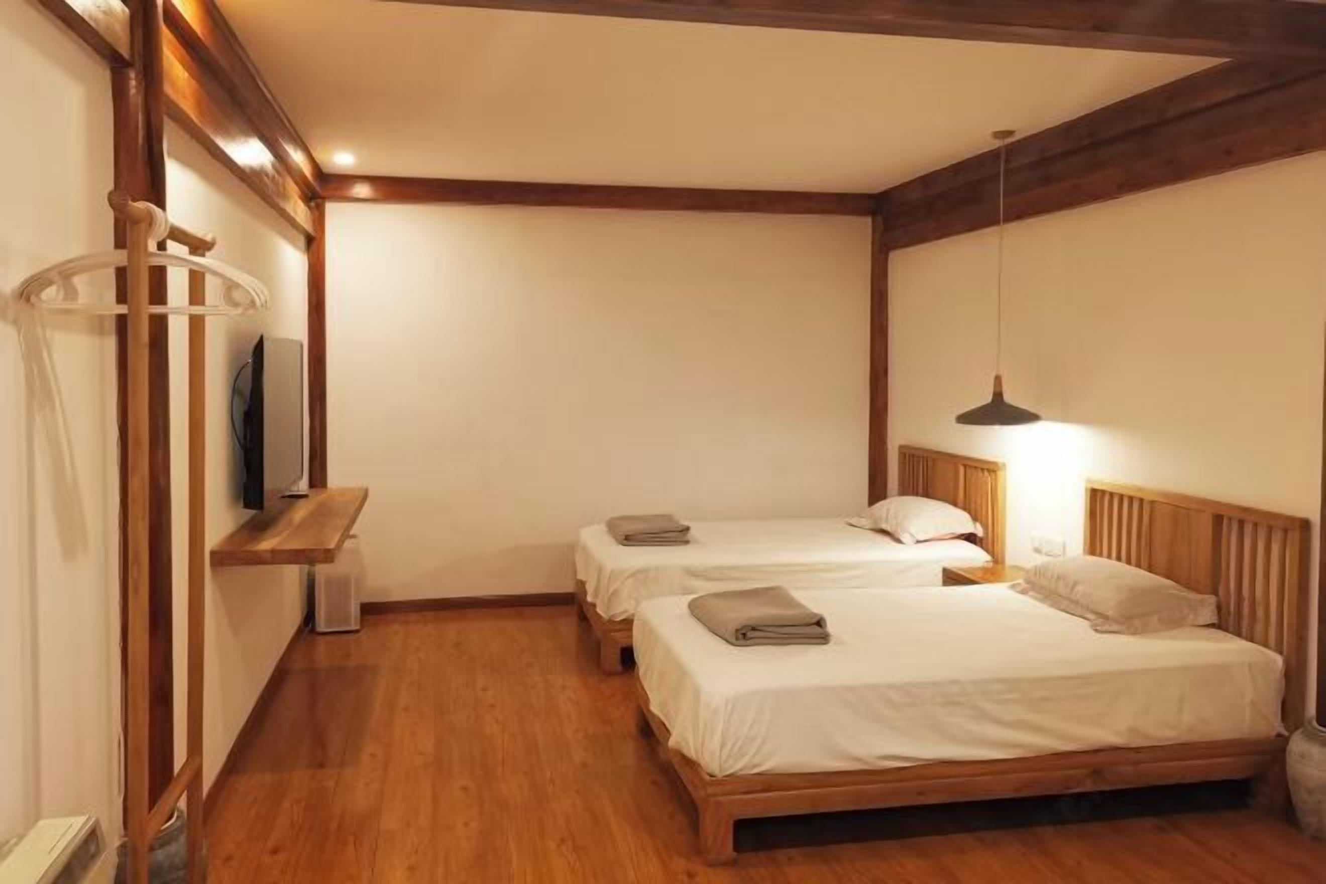 Roupas de cama premium, frigobar, individualmente mobiliados