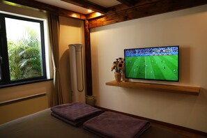 Deluxe Double Room - Beijing Downtown Travelotel (Beijing)