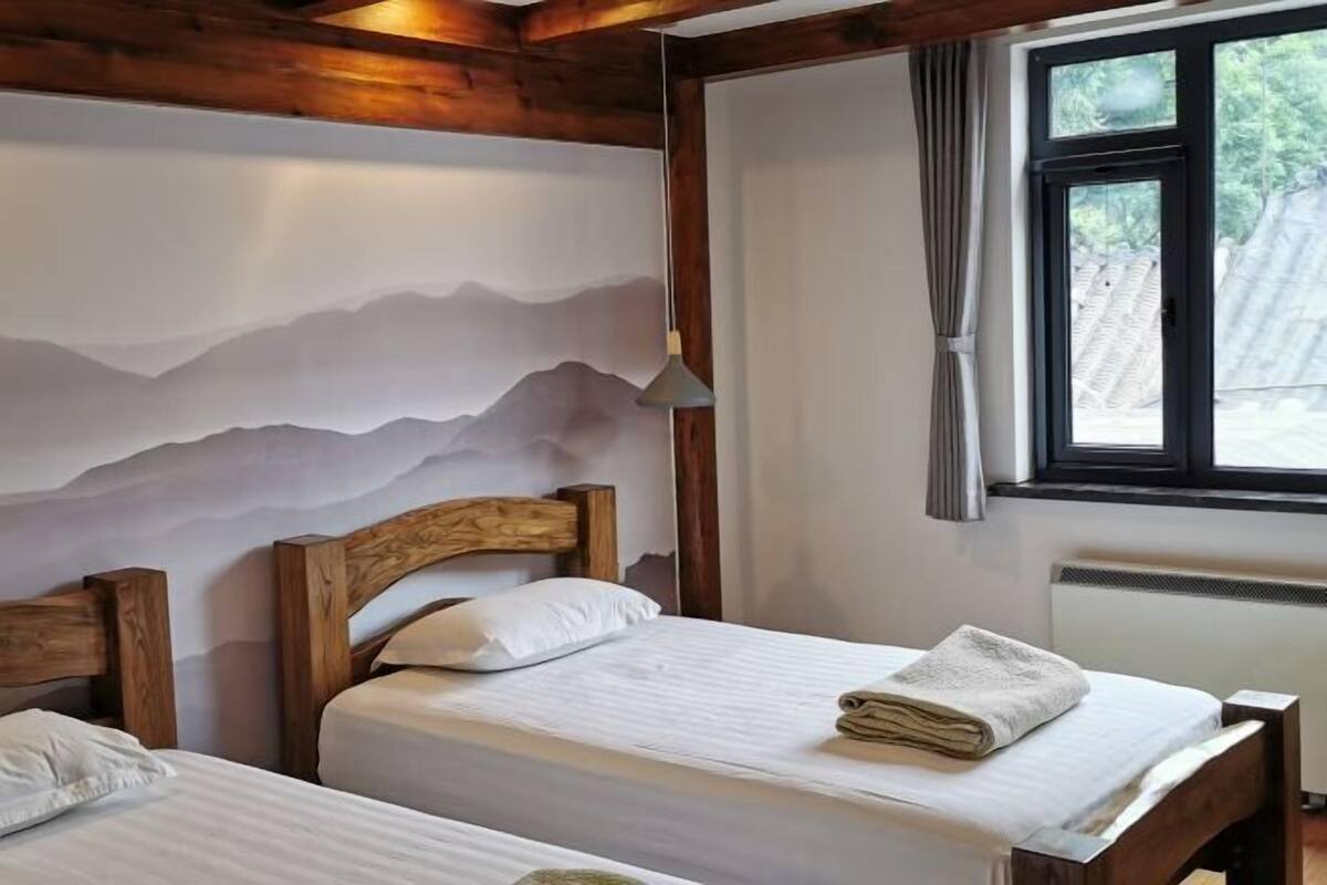 Roupas de cama premium, frigobar, individualmente mobiliados