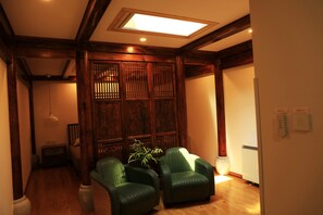 Premium Double Room | Premium bedding, minibar, individually furnished, desk - Beijing Downtown Travelotel (Beijing)