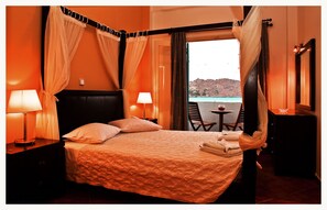 xxxClassic Double Roomxxx | Cortinas opacas, wifi gratis, ropa de cama