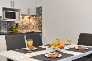 Fridge, microwave, oven, stovetop - Luxury vir (Vir)