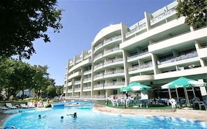 Front of property - Hotel Perunika - BB & All Inclusive (Golden Sands)