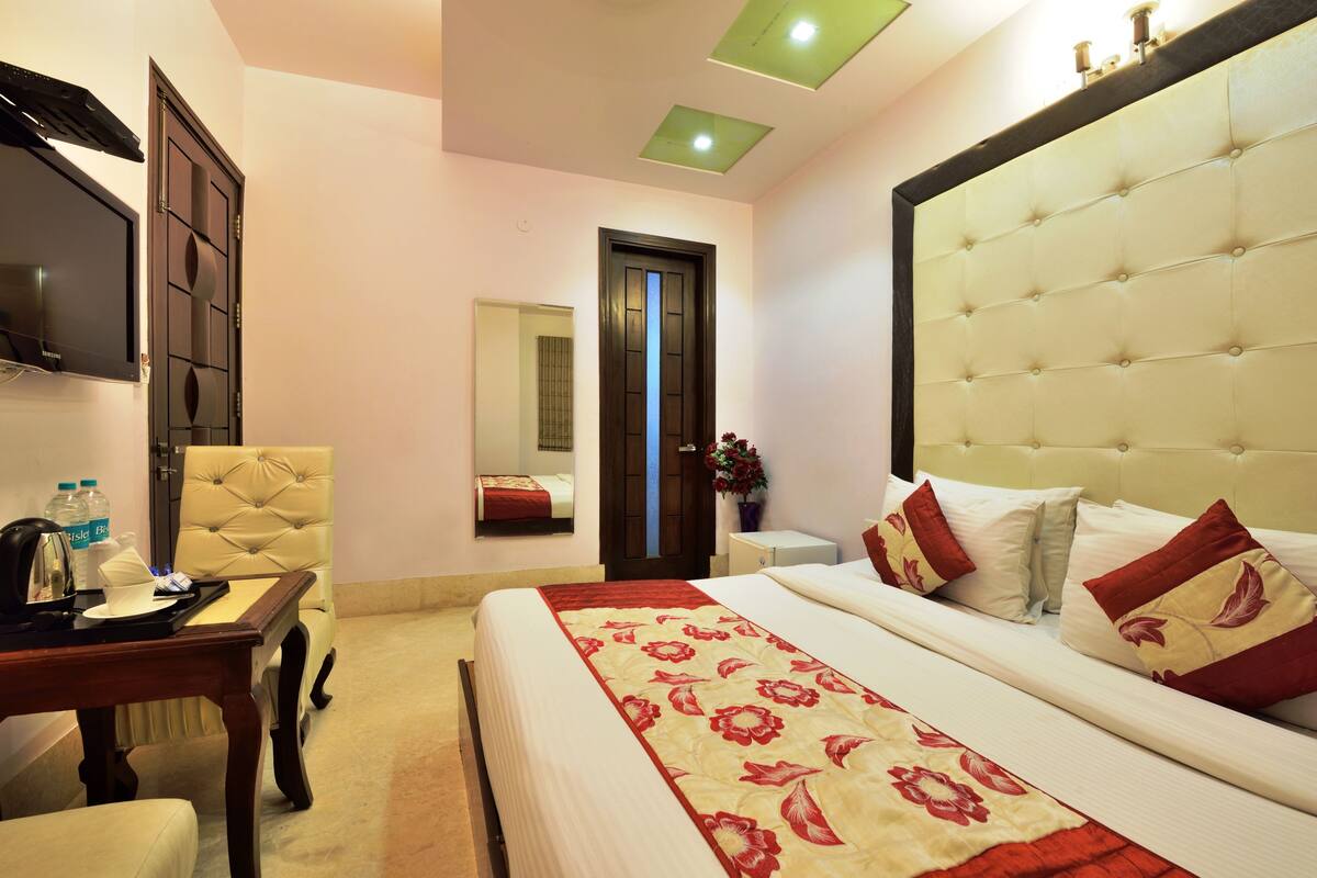 Premium bedding, memory foam beds, minibar, individually furnished