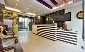 Lobby - Hotel Taksh Inn (New Delhi)