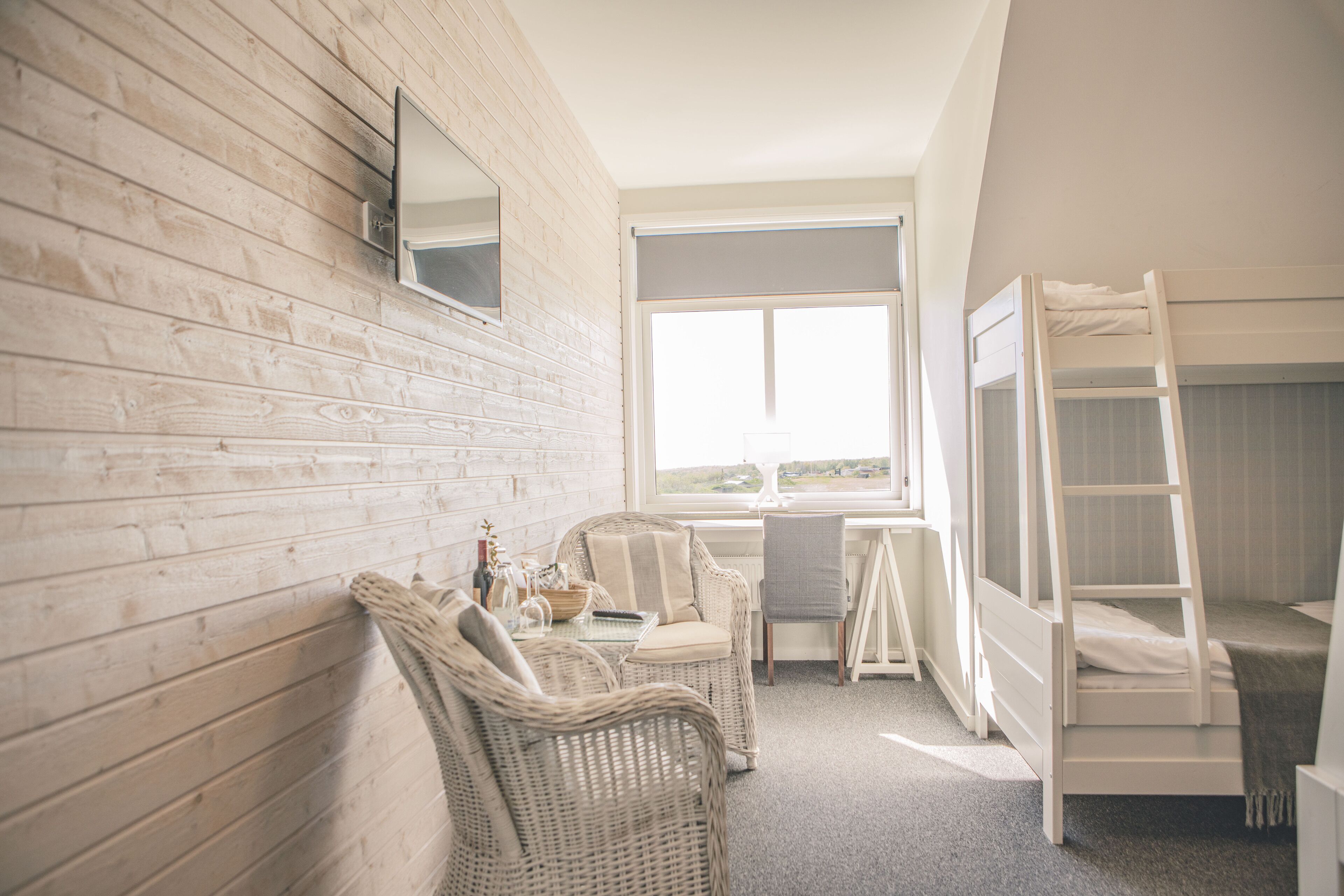 1 bedroom, hypo-allergenic bedding, blackout curtains