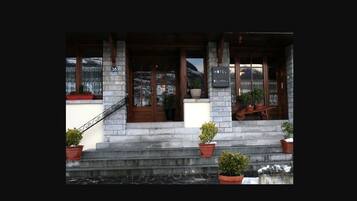 Entrada al alojamiento