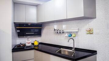 Apartment, 2 Schlafzimmer | Eigene Kochnische | Kühlschrank, Wasserkocher mit Kaffee-/Teezubehör