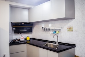 Apartment, 2 Schlafzimmer | Eigene Kochnische | Kühlschrank, Wasserkocher mit Kaffee-/Teezubehör