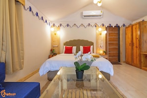 Soundproofing, bed sheets - Natures Dreamland Holiday Resort (Igatpuri)
