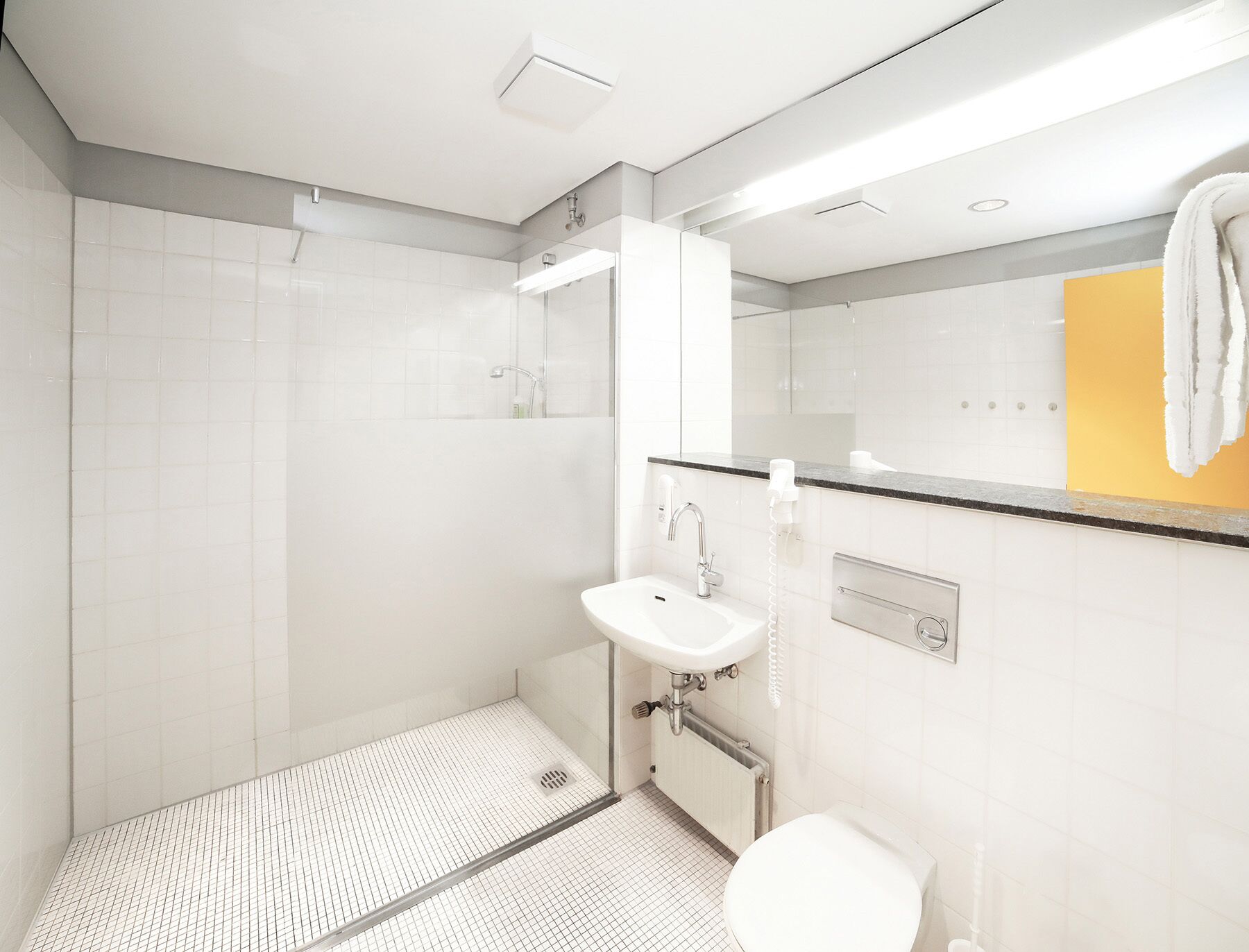 shower, free toiletries, towels