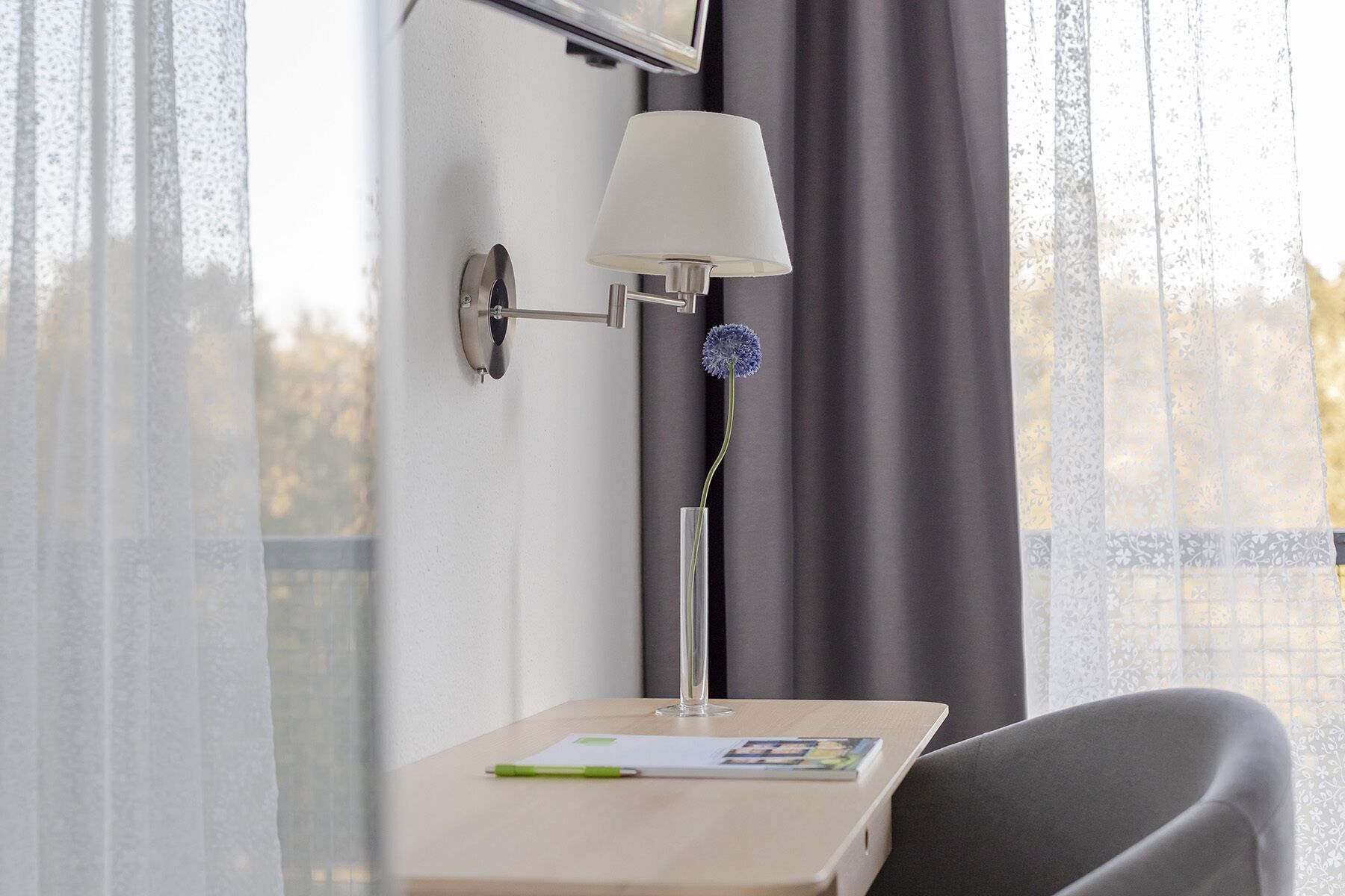 desk, rollaway beds, free wifi, bed sheets