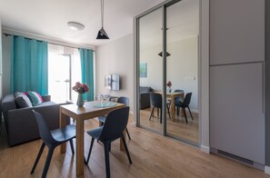 隔音、熨斗/熨衣板、免費搖籃/嬰兒床、免費有線上網