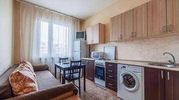 Standard-Apartment | Eigene Küche | Großer Kühlschrank, Mikrowelle, Herdplatte