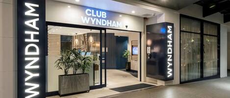 Façade de l’hébergement - soirée/nuit