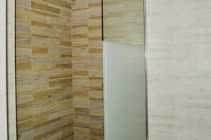 Comfort Double Room, Private Bathroom (Camera 1) | Bathroom shower - Guest House Maria (Rome)
