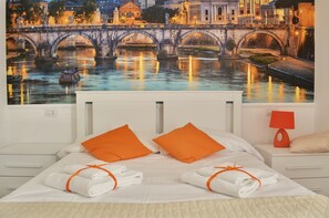 Deluxe Quadruple Room, Private Bathroom (Camera 2) | 1 bedroom, premium bedding, down duvets, desk - Guest House Maria (Rome)