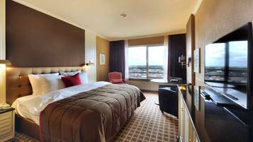 Premium bedding, minibar, in-room safe, desk