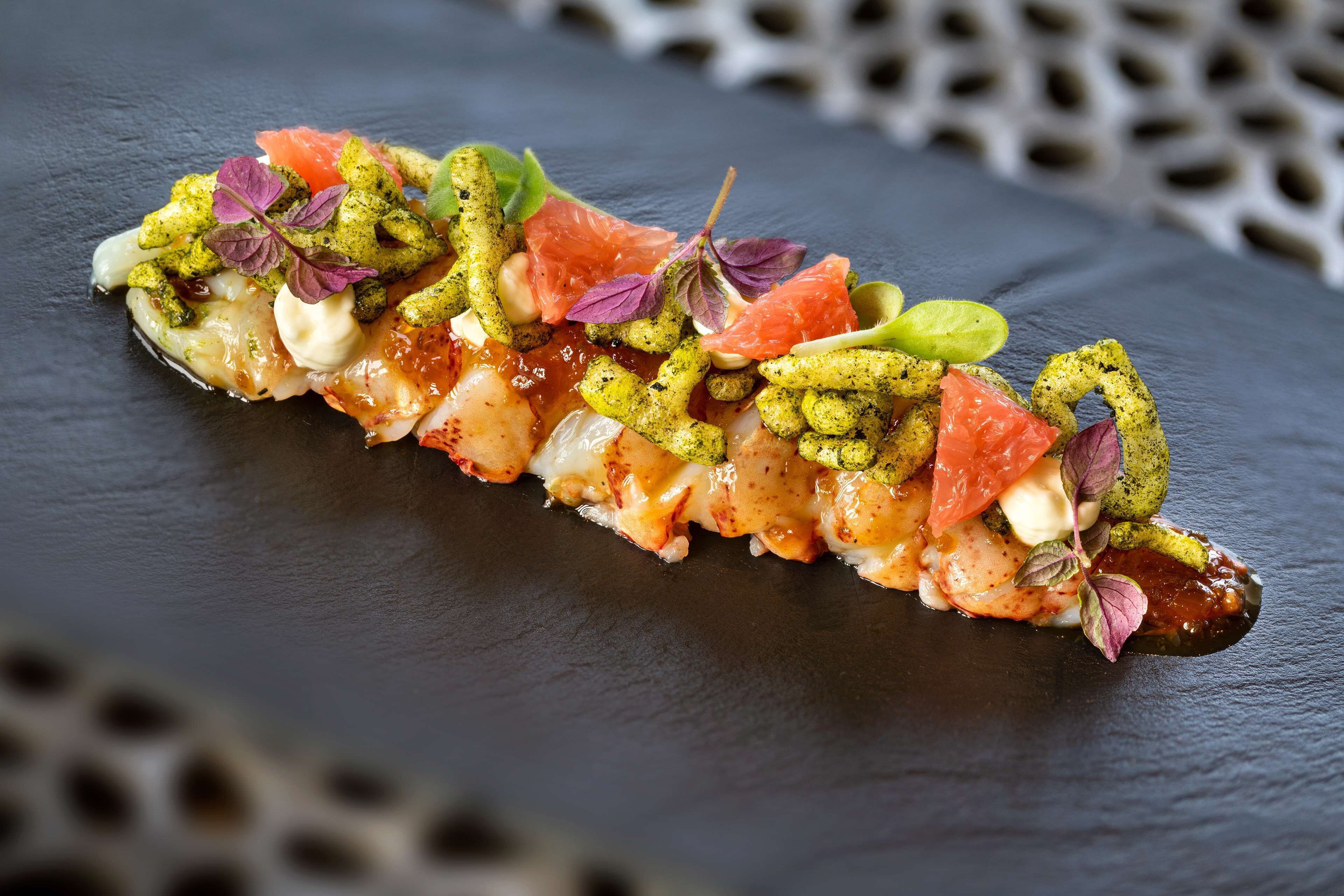 3 restaurants, lunch, dinner served; french cuisine