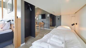 Studio | Skrivbord, strykjÀrn/strykbrÀda, barnsÀngar och gratis wi-fi