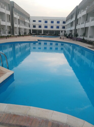 Cecelia Resort