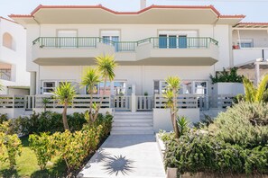 Front of property - Minthi Boutique Apartments (Kassandra)