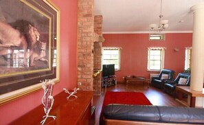 Interior - Auchenheglish Lodges - The Coachhouse (Alexandria)