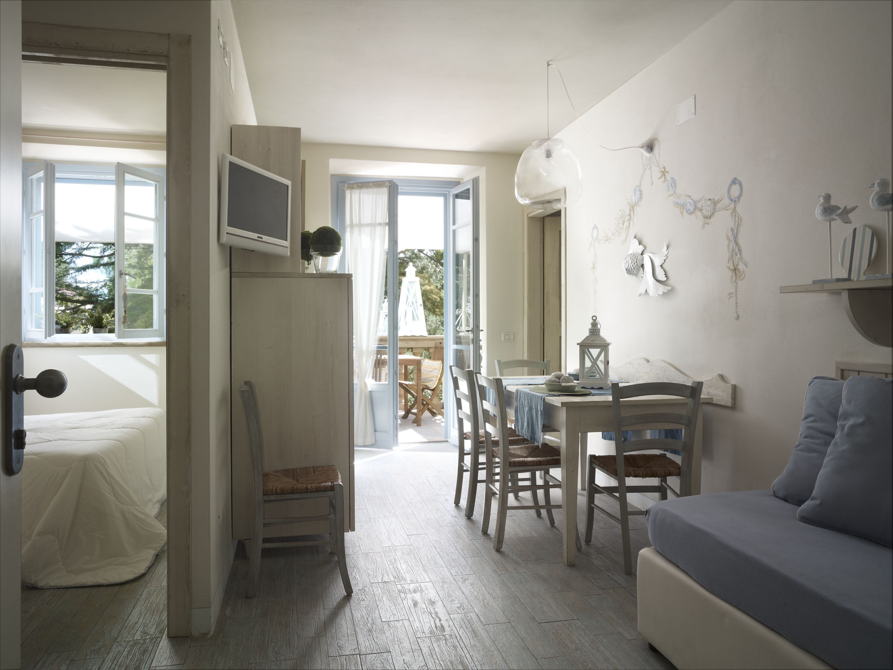 Télévision à écran plat