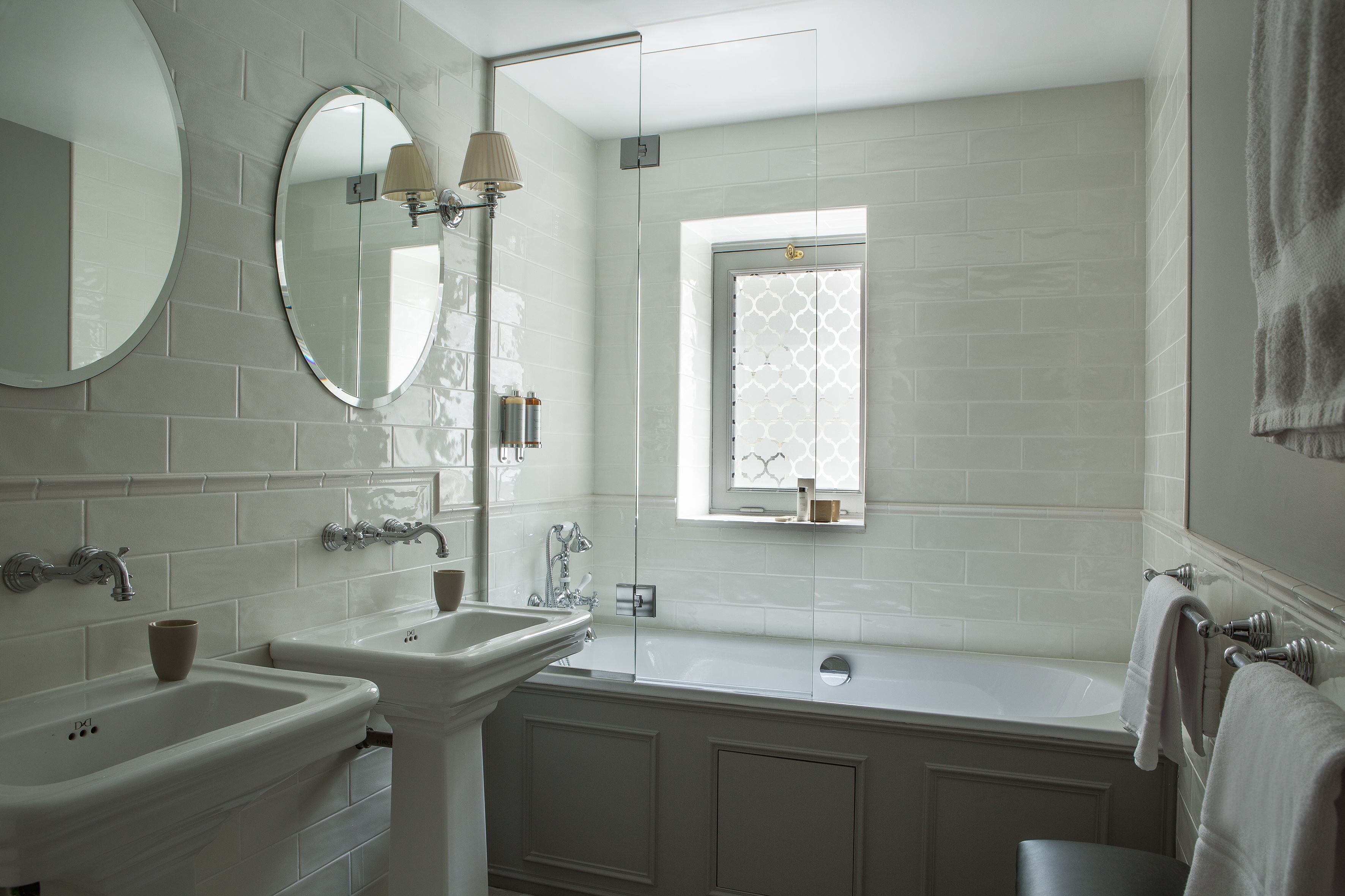 deluxe room | bathroom | free toiletries, hair dryer, bathrobes, slippers