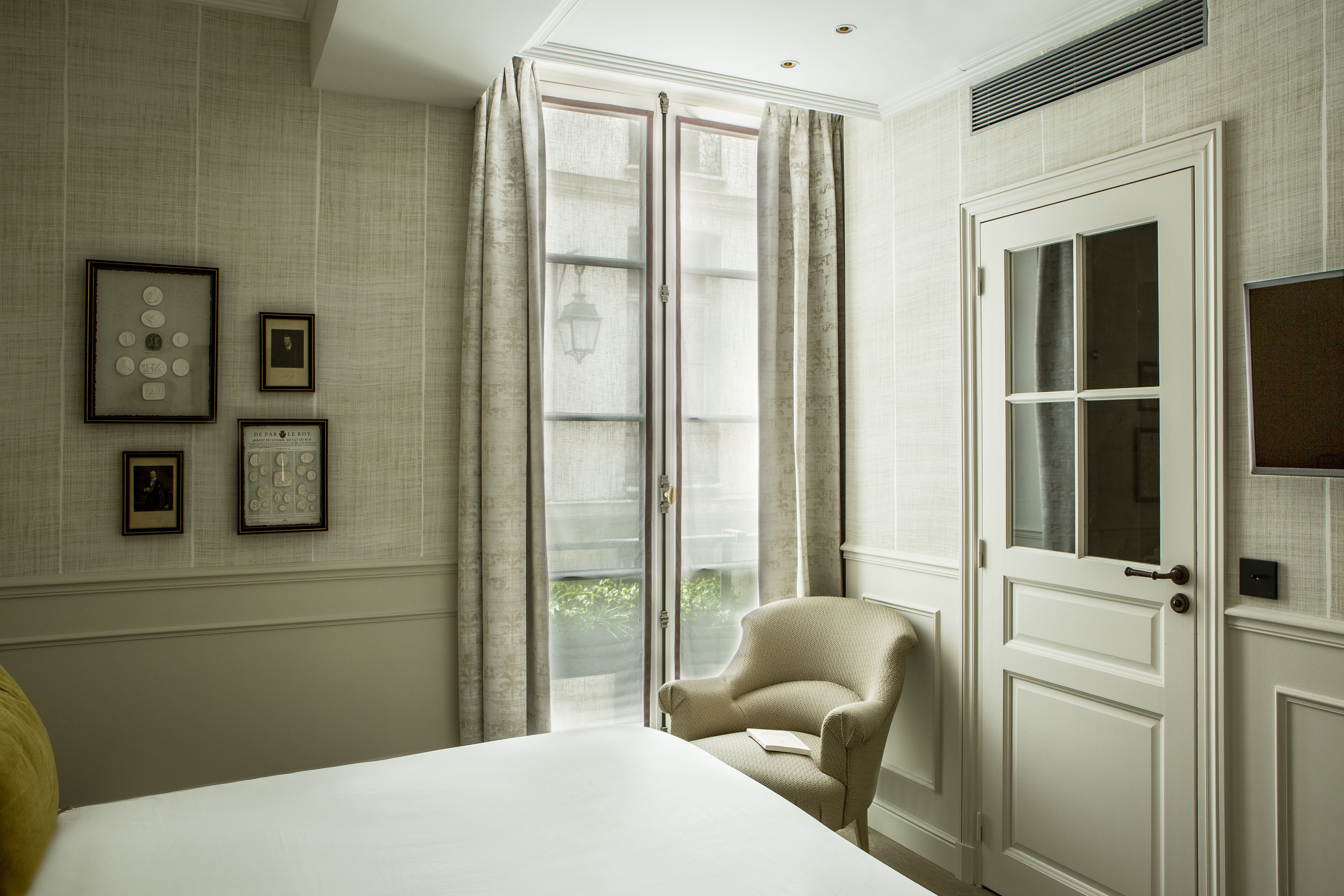 classic double room | 1 bedroom, in-room safe, blackout curtains, soundproofing