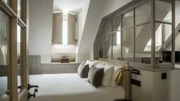 Junior Suite (Charles V Le Sage) | In-room safe, blackout drapes, soundproofing, iron/ironing board