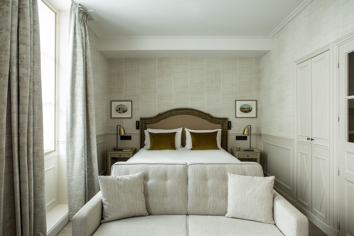 Premium Double Room | 1 bedroom, in-room safe, blackout drapes, soundproofing