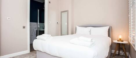 Apartment, 1 Bedroom | 1 bedroom, laptop workspace, iron/ironing board, free wired Internet