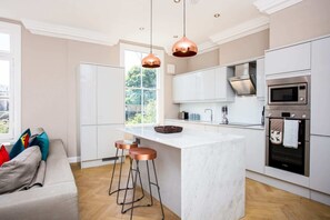 อพาร์ทเมนท์, 1 ห้องนอน | ครัวส่วนตัว | ตู้เย็นขนาดใหญ่, ไมโครเวฟ, เตาอบ, เตาประกอบอาหาร