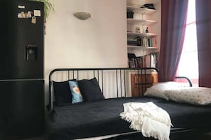 Huoneisto, 1 makuuhuone | 2 makuuhuonetta, kannettavalle tietokoneelle sopiva työtila