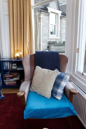 Apartment (5 Bedrooms) | 5 bedrooms, premium bedding, desk, laptop workspace - Traditional Apartment oer the Meadows (Edinburgh)