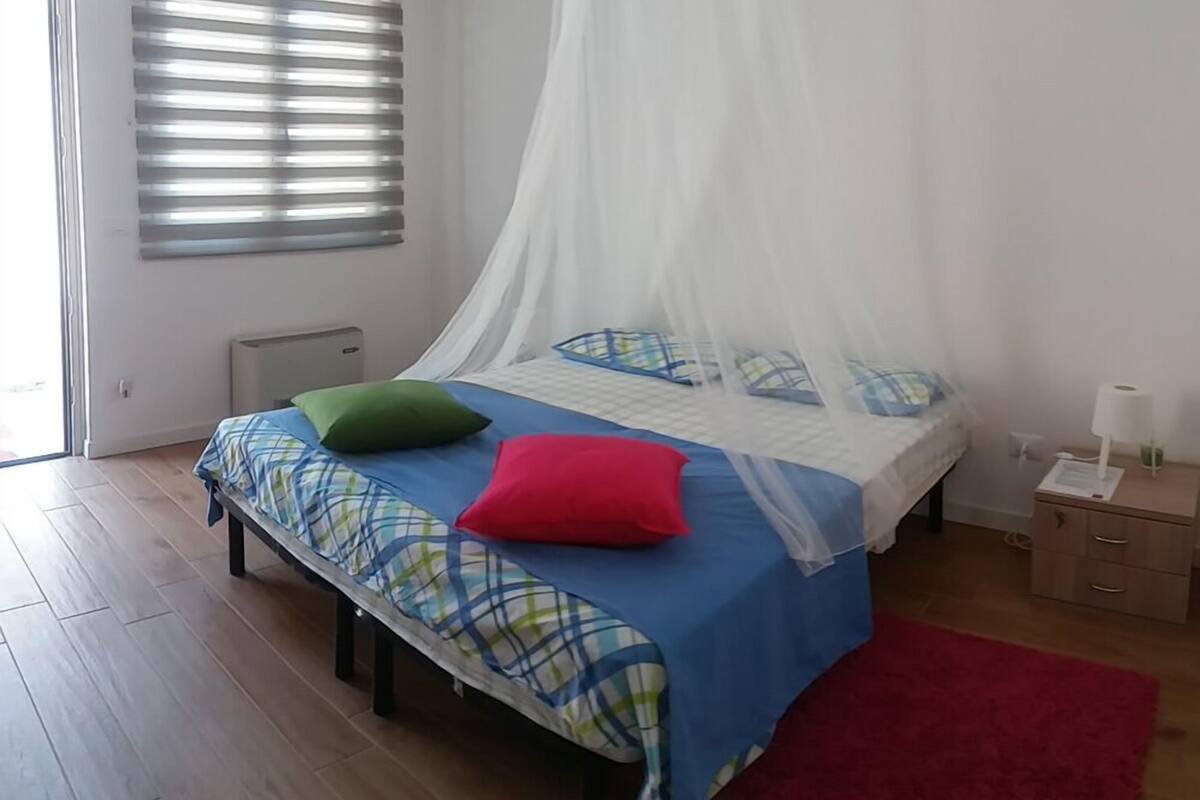 Habitación con 1 cama matrimonial o 2 individuales | Wifi gratis y ropa de cama