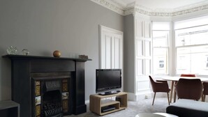 Unclassified image, 2 of 20, button - Stylish 2 Bedroom Bruntsfield Apartment in Edinburgh (Edinburgh)