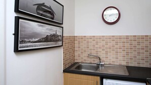 Unclassified image, 5 of 20, button - Stylish 2 Bedroom Bruntsfield Apartment in Edinburgh (Edinburgh)