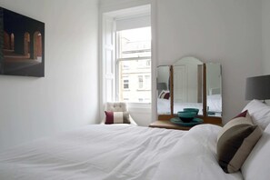 Apartment (2 Bedrooms) | 2 Schlafzimmer, hochwertige Bettwaren, Schreibtisch
