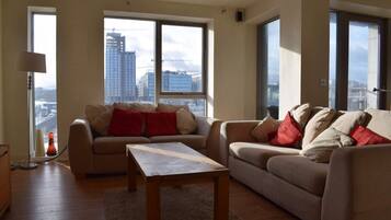 Apartment (2 Bedrooms) | Living room