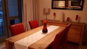 Appartamento (2 Bedrooms) | Cucina privata | Frigorifero, microonde, forno, piano cottura