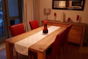 Apartment (2 Bedrooms) | Private kitchen - Amazing & Central 2 Bed Apartment - Ifsc Docks (Dublin)