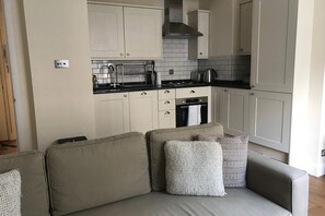 아파트 (1 Bedroom) | 전용 주방 | 냉장고, 오븐, 쿡탑, 식기 세척기